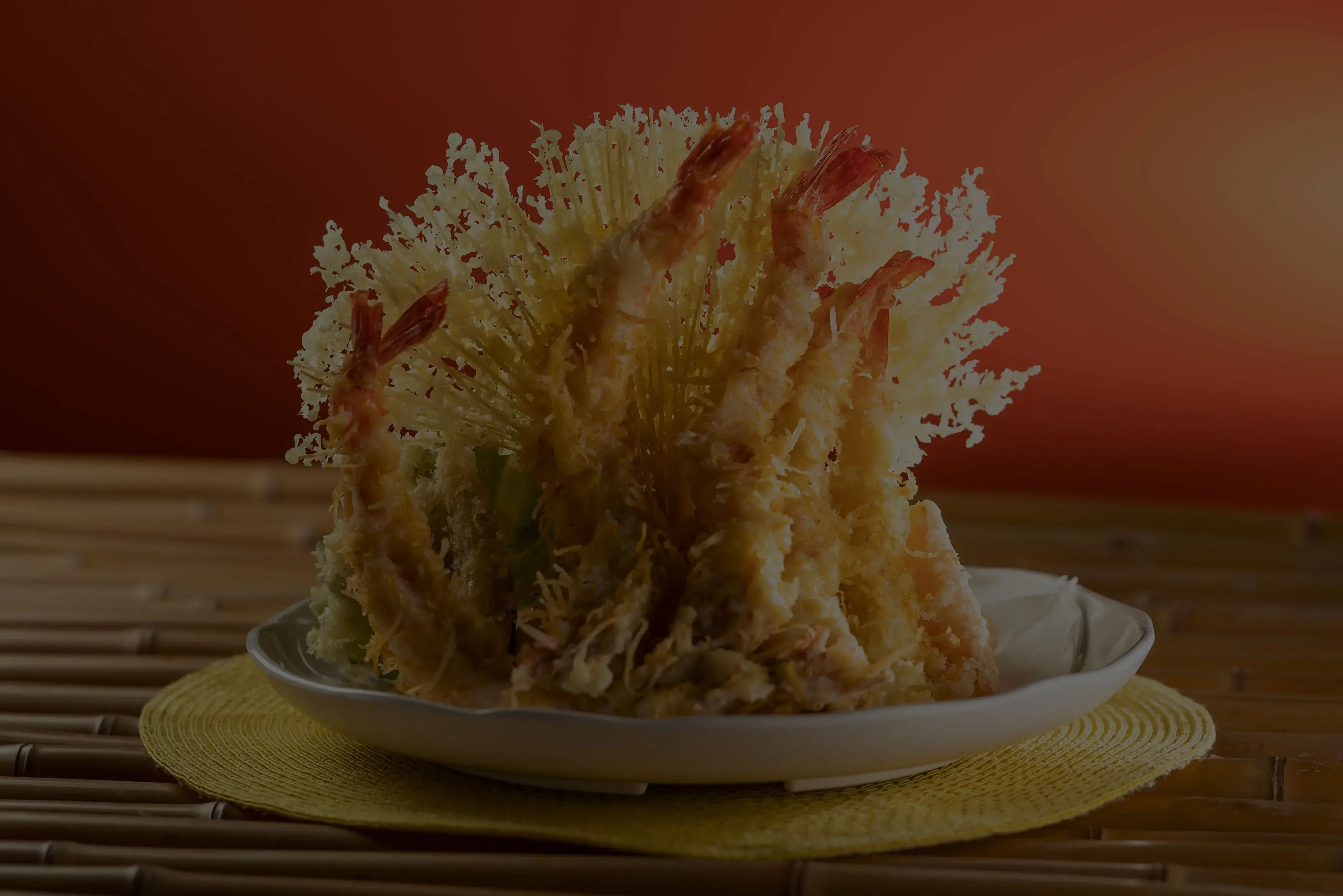 Buffet com comida japonesa Imagem